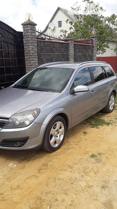 Opel Astra 2006  випуску Рівне з двигуном 1.7 л дизель універсал механіка за 4250 долл. 