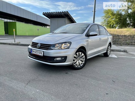 Volkswagen Polo 2018  випуску Київ з двигуном 1.4 л бензин седан автомат за 10900 долл. 