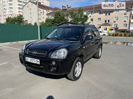 Hyundai Tucson 2007  випуску Київ з двигуном 2 л дизель позашляховик механіка за 8700 долл. 