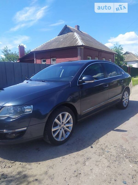 Volkswagen Passat 2008  випуску Суми з двигуном 1.8 л бензин седан автомат за 6850 долл. 