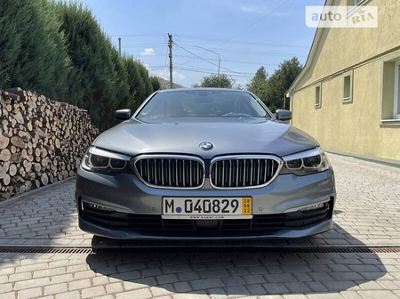 BMW 530 2019  випуску Київ з двигуном 2 л гібрид седан автомат за 36500 долл. 