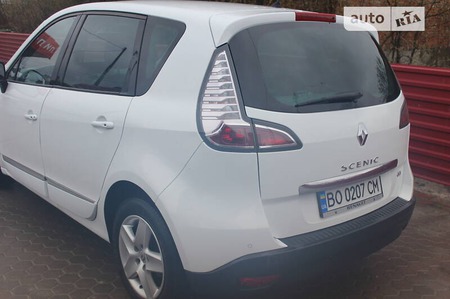 Renault Scenic 2015  випуску Тернопіль з двигуном 0 л дизель хэтчбек автомат за 8600 долл. 