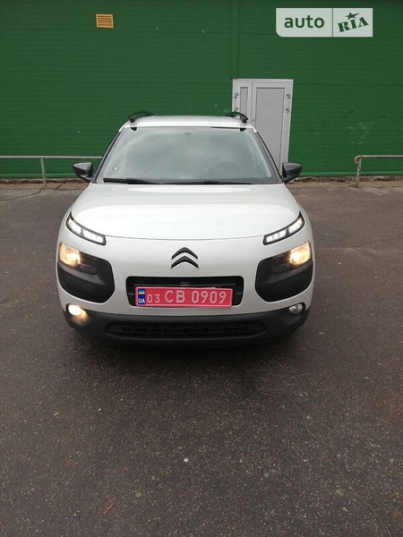 Citroen C4 Cactus 2015  випуску Житомир з двигуном 1.6 л дизель позашляховик механіка за 11650 долл. 