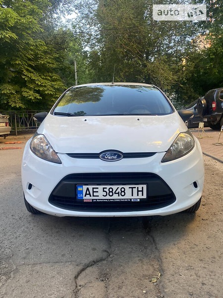 Ford Fiesta 2012  випуску Дніпро з двигуном 1.2 л бензин хэтчбек механіка за 6400 долл. 