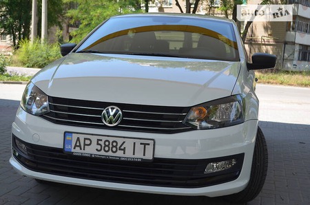 Volkswagen Polo 2016  випуску Запоріжжя з двигуном 1.6 л бензин седан механіка за 8200 долл. 