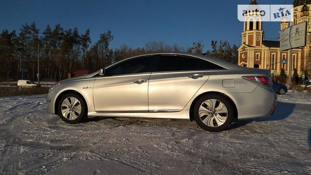 Hyundai Sonata 2012  випуску Київ з двигуном 2.4 л гібрид седан автомат за 11000 долл. 