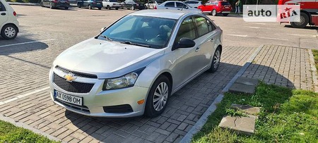 Chevrolet Cruze 2013  випуску Київ з двигуном 1.8 л  седан механіка за 7250 долл. 