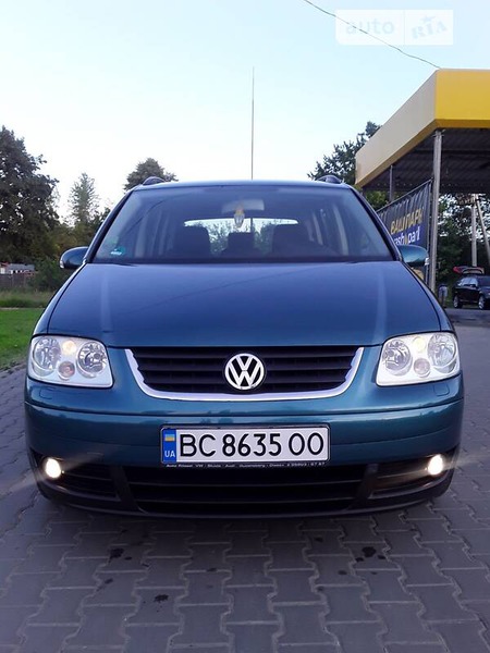 Volkswagen Touran 2003  випуску Львів з двигуном 1.6 л бензин універсал механіка за 4500 долл. 