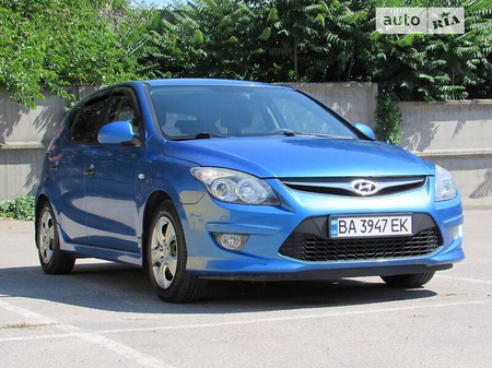 Hyundai i30 2010  випуску Кропивницький з двигуном 1.6 л  хэтчбек автомат за 8200 долл. 