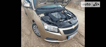 Chevrolet Cruze 2010  випуску Івано-Франківськ з двигуном 2 л дизель седан механіка за 5500 долл. 