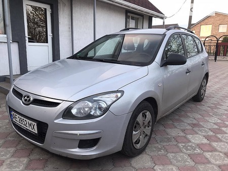 Hyundai i30 2009  випуску Дніпро з двигуном 1.6 л бензин універсал механіка за 5500 долл. 