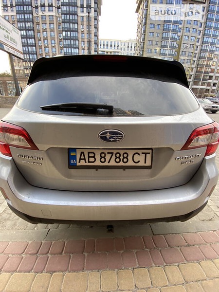 Subaru Outback 2015  випуску Київ з двигуном 3.6 л бензин універсал автомат за 15500 долл. 