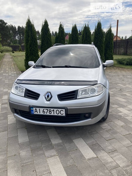 Renault Megane 2006  випуску Київ з двигуном 1.6 л бензин седан механіка за 4599 долл. 