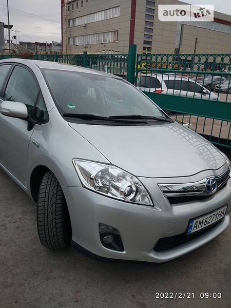 Toyota Auris 2011  випуску Житомир з двигуном 1.8 л гібрид хэтчбек автомат за 12000 долл. 