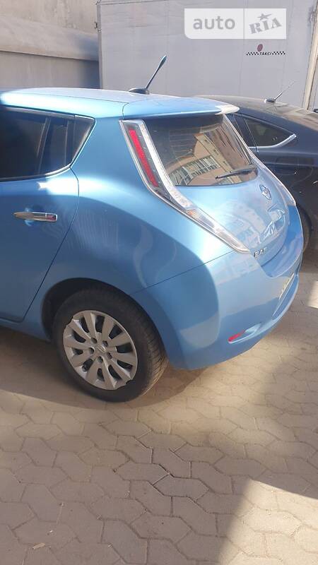 Nissan Leaf 2013  випуску Чернівці з двигуном 0 л електро універсал автомат за 12000 долл. 