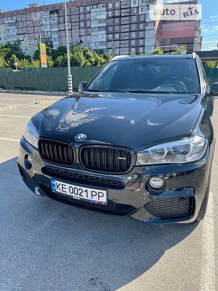 BMW X5 M 2018  випуску Дніпро з двигуном 3 л дизель позашляховик автомат за 52500 долл. 