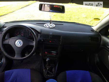 Volkswagen Bora 2002  випуску Чернігів з двигуном 1.6 л  седан механіка за 5000 долл. 