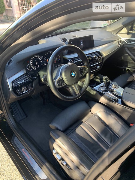 BMW 540 2017  випуску Ужгород з двигуном 3 л дизель седан автомат за 41500 долл. 