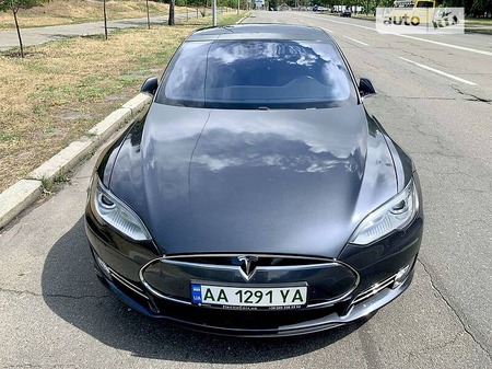 Tesla S 2016  випуску Київ з двигуном 0 л електро седан автомат за 44400 долл. 