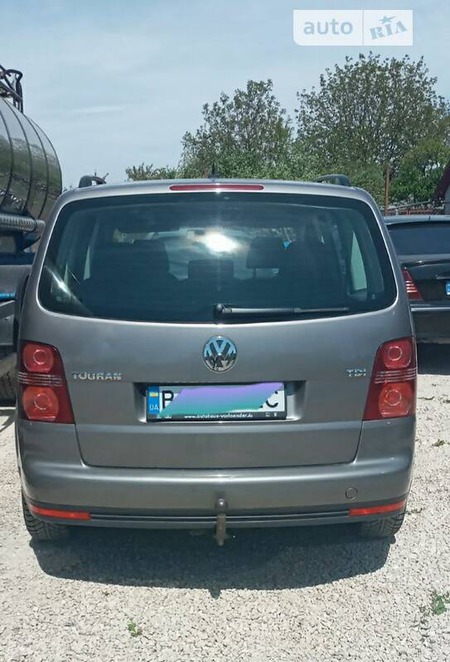 Volkswagen Touran 2008  випуску Тернопіль з двигуном 1.9 л дизель мінівен механіка за 7500 євро 