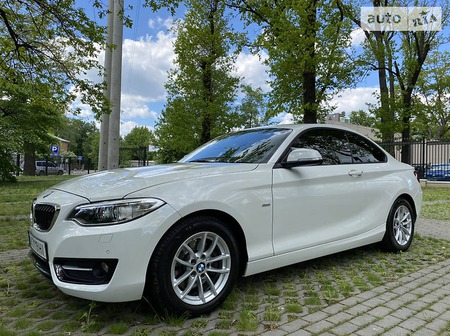 BMW 220 2015  випуску Харків з двигуном 2 л бензин купе автомат за 20999 долл. 