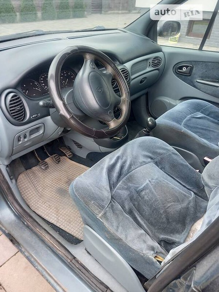 Renault Scenic 1998  випуску Львів з двигуном 0 л бензин седан механіка за 3000 долл. 