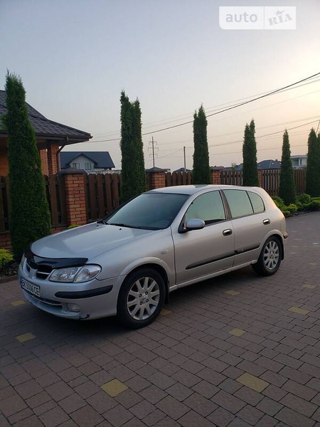 Nissan Almera 2000  випуску Луцьк з двигуном 1.8 л  хэтчбек механіка за 2700 долл. 