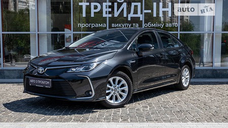 Toyota Corolla 2019  випуску Дніпро з двигуном 0 л бензин седан автомат за 22000 долл. 