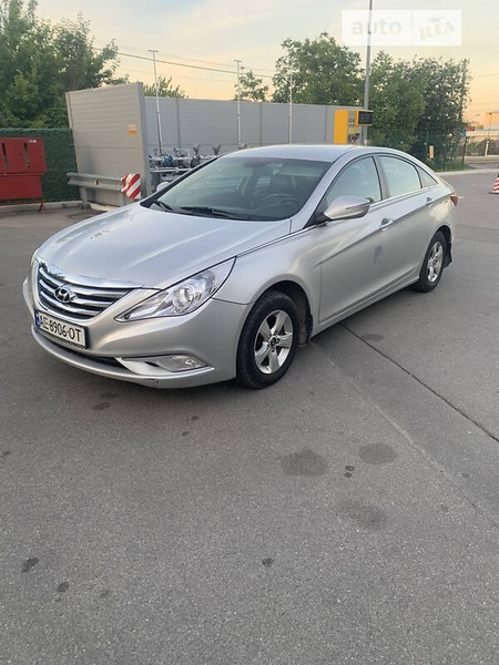 Hyundai Sonata 2013  випуску Київ з двигуном 2 л газ седан автомат за 4700 долл. 