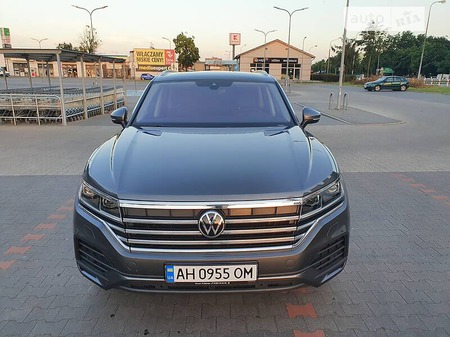 Volkswagen Touareg 2021  випуску Київ з двигуном 3 л дизель позашляховик автомат за 64000 долл. 