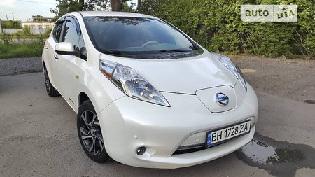 Nissan Leaf 2014  випуску Одеса з двигуном 0 л електро хэтчбек автомат за 15999 долл. 