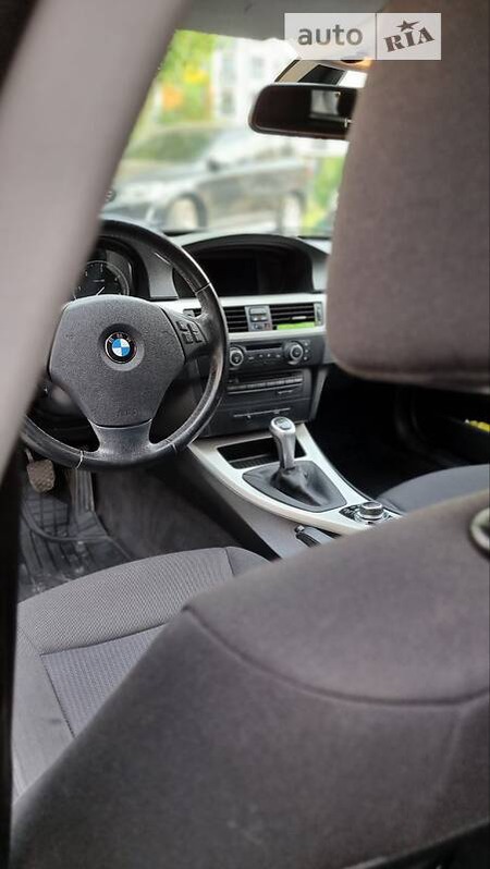 BMW 318 2011  випуску Івано-Франківськ з двигуном 0 л дизель універсал механіка за 8800 долл. 