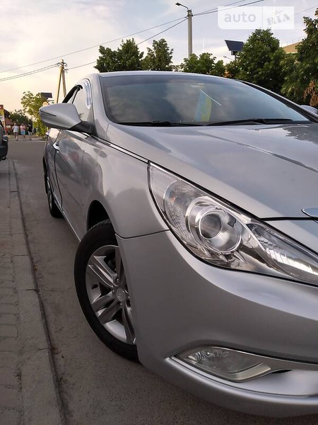 Hyundai Sonata 2013  випуску Київ з двигуном 2 л газ седан автомат за 7800 долл. 
