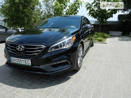Hyundai Sonata 2015  випуску Одеса з двигуном 2 л бензин седан автомат за 17000 долл. 
