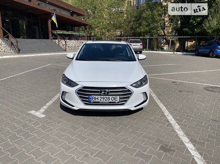 Hyundai Elantra 2016  випуску Одеса з двигуном 2 л бензин седан автомат за 11850 долл. 