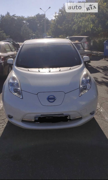 Nissan Leaf 2013  випуску Одеса з двигуном 0 л електро хэтчбек автомат за 12500 долл. 