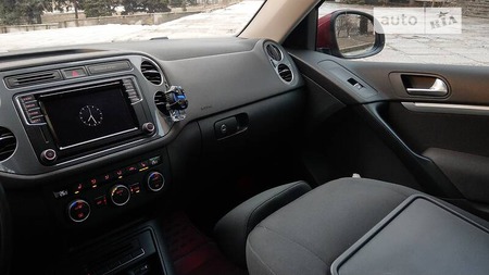 Volkswagen Tiguan 2015  випуску Запоріжжя з двигуном 2 л дизель позашляховик автомат за 23500 долл. 