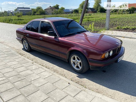 BMW 524 1990  випуску Львів з двигуном 2.4 л дизель седан механіка за 2500 долл. 