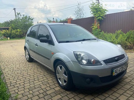 Ford Fiesta 2009  випуску Дніпро з двигуном 1.4 л бензин хэтчбек механіка за 3900 долл. 