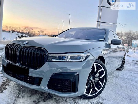 BMW 750 2018  випуску Івано-Франківськ з двигуном 4.4 л бензин седан автомат за 87700 долл. 