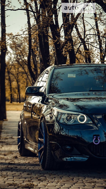 BMW 550 2008  випуску Дніпро з двигуном 4.8 л бензин седан механіка за 16000 долл. 