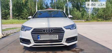 Audi A4 Limousine 2018  випуску Хмельницький з двигуном 2 л дизель універсал  за 24000 долл. 