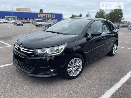 Citroen C4 2015  випуску Львів з двигуном 1.6 л дизель хэтчбек автомат за 11300 долл. 