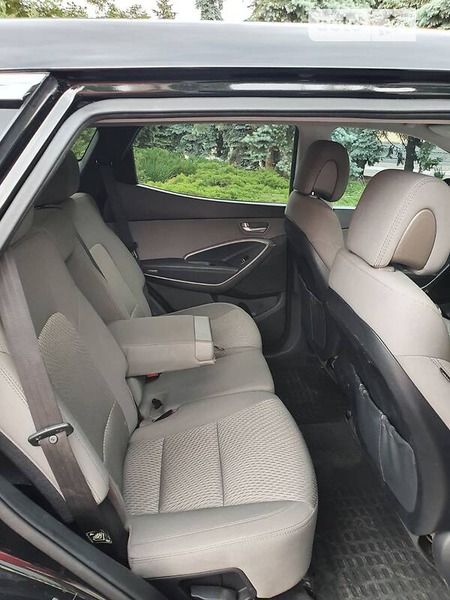 Hyundai Santa Fe 2015  випуску Одеса з двигуном 0 л бензин позашляховик автомат за 14700 долл. 