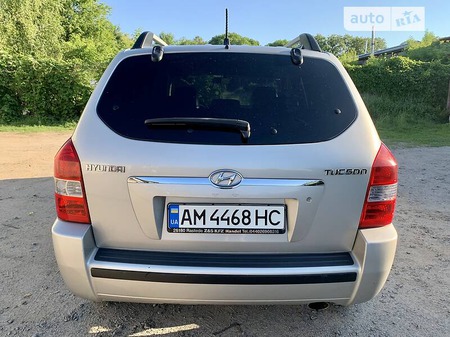 Hyundai Tucson 2007  випуску Житомир з двигуном 0 л бензин позашляховик механіка за 7200 долл. 