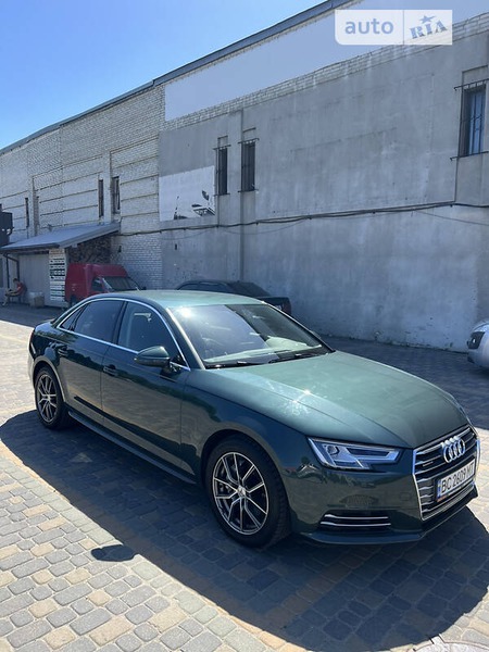 Audi A4 Limousine 2017  випуску Львів з двигуном 2 л дизель седан автомат за 21900 долл. 