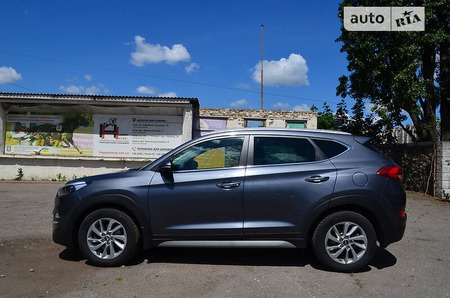 Hyundai Tucson 2018  випуску Київ з двигуном 2 л  позашляховик автомат за 20999 долл. 