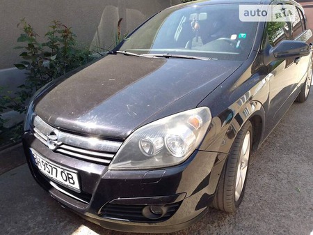 Opel Astra 2004  випуску Одеса з двигуном 0 л  хэтчбек  за 5100 долл. 