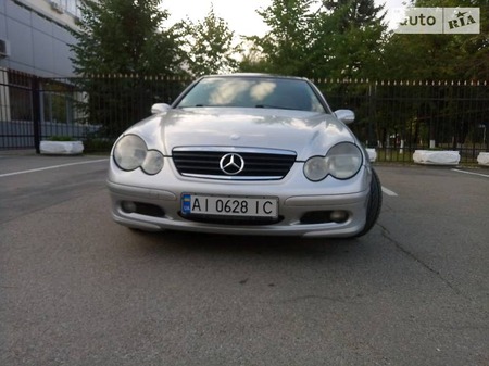 Mercedes-Benz CLC 200 2001  випуску Київ з двигуном 2 л  купе автомат за 4500 долл. 