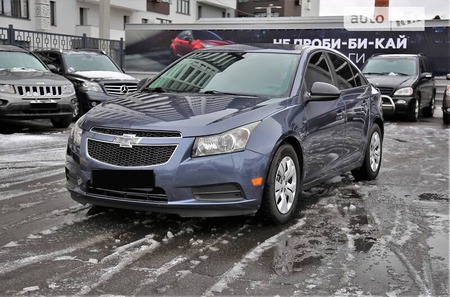 Chevrolet Cruze 2014  випуску Харків з двигуном 1.8 л бензин седан автомат за 8200 долл. 